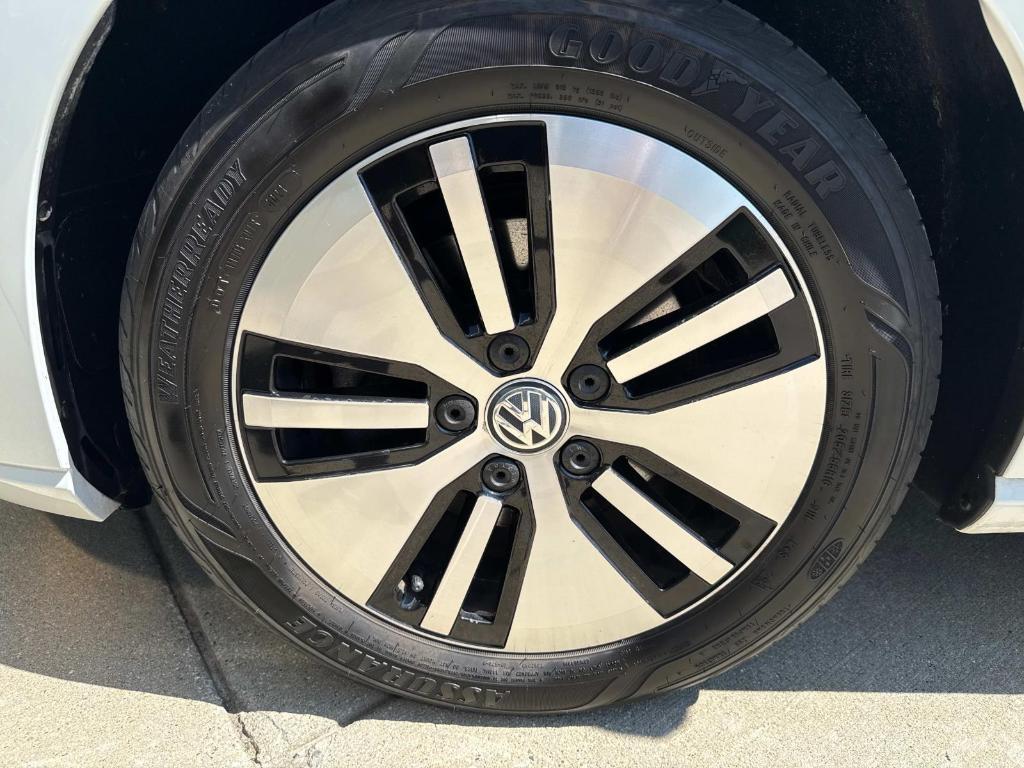 used 2016 Volkswagen e-Golf car, priced at $9,491