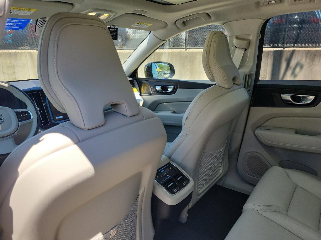 new 2025 Volvo XC60 car, priced at $60,660