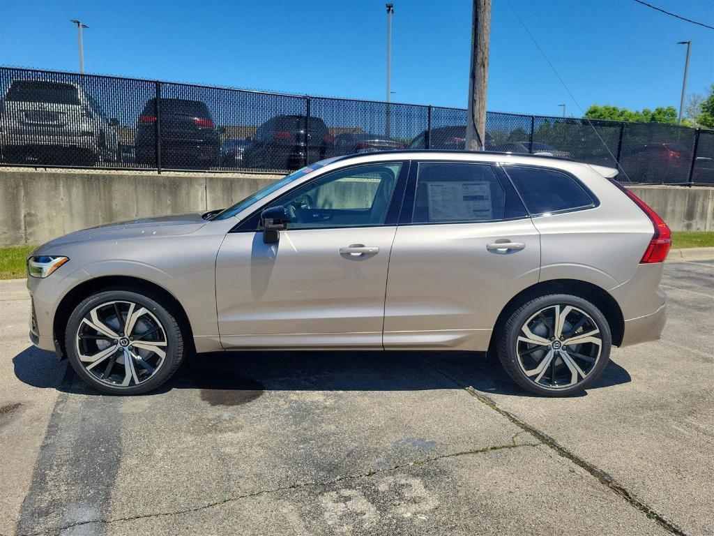 new 2025 Volvo XC60 car, priced at $60,660