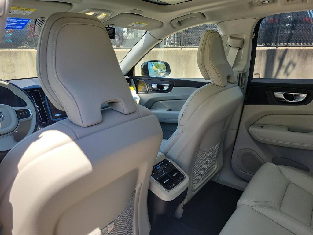 new 2025 Volvo XC60 car, priced at $60,660