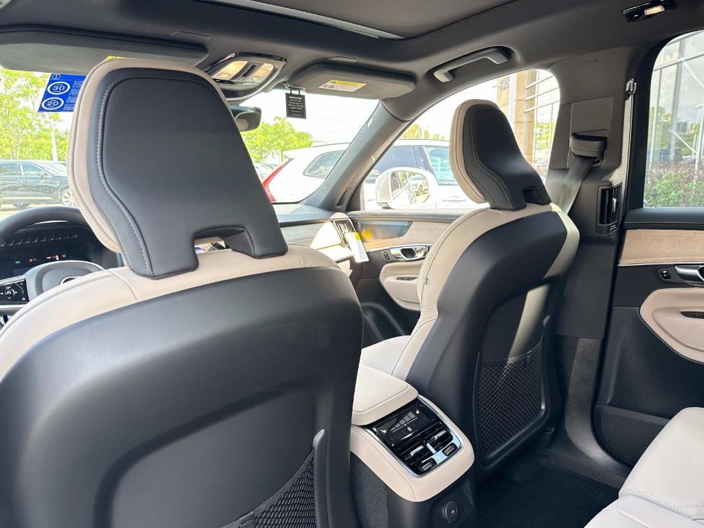 new 2025 Volvo XC90 Plug-In Hybrid car