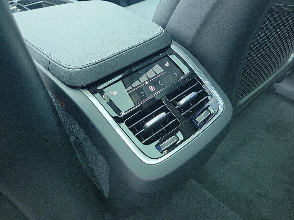 new 2025 Volvo XC90 car, priced at $60,705