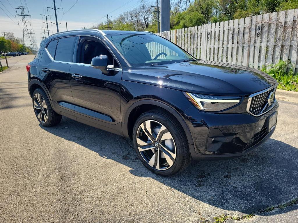 new 2025 Volvo XC40 car, priced at $52,015
