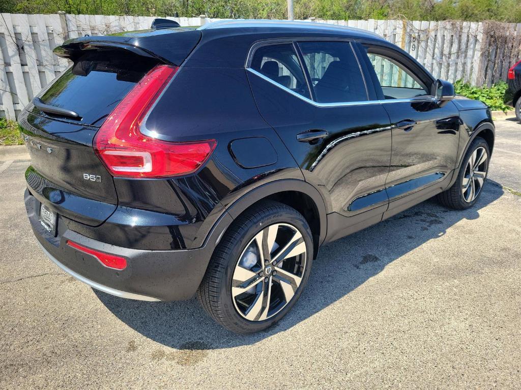 new 2025 Volvo XC40 car, priced at $52,015