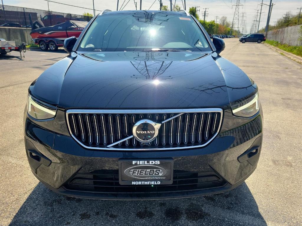 new 2025 Volvo XC40 car, priced at $52,015