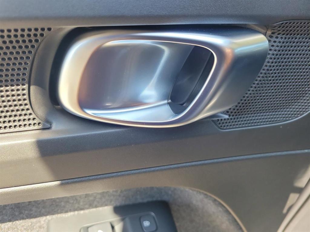 new 2025 Volvo XC40 car, priced at $52,015