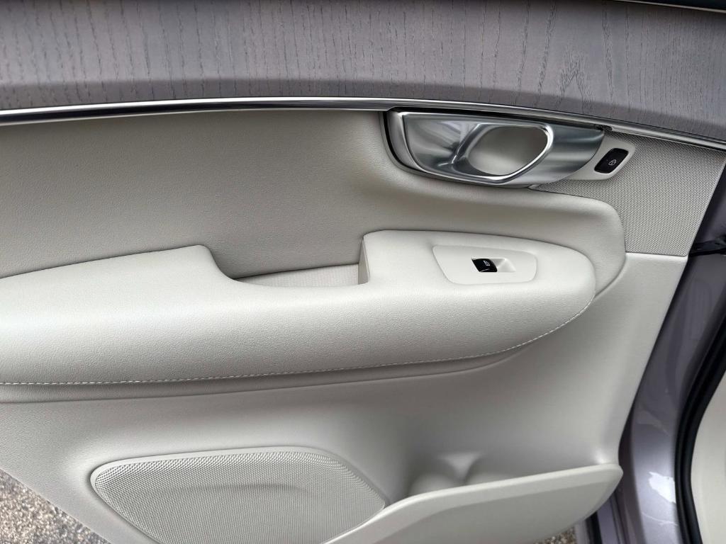 new 2026 Volvo XC90 car, priced at $75,350