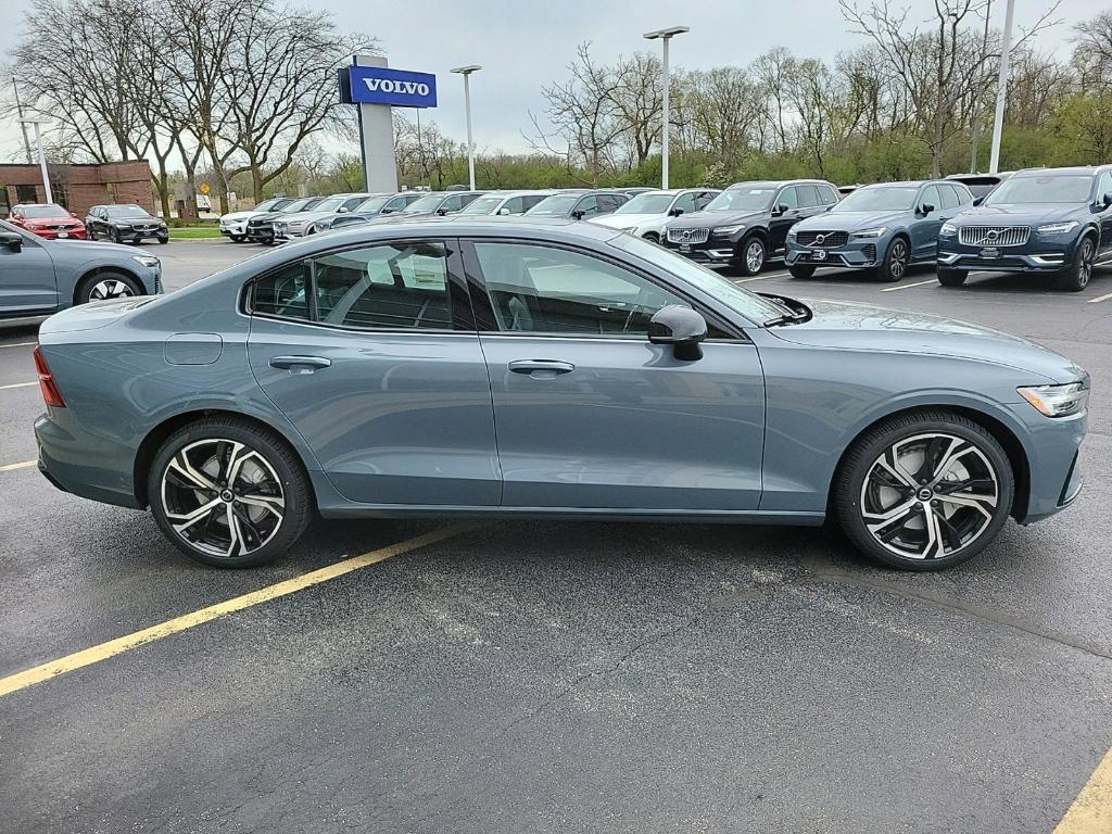 new 2024 Volvo S60 car, priced at $42,090