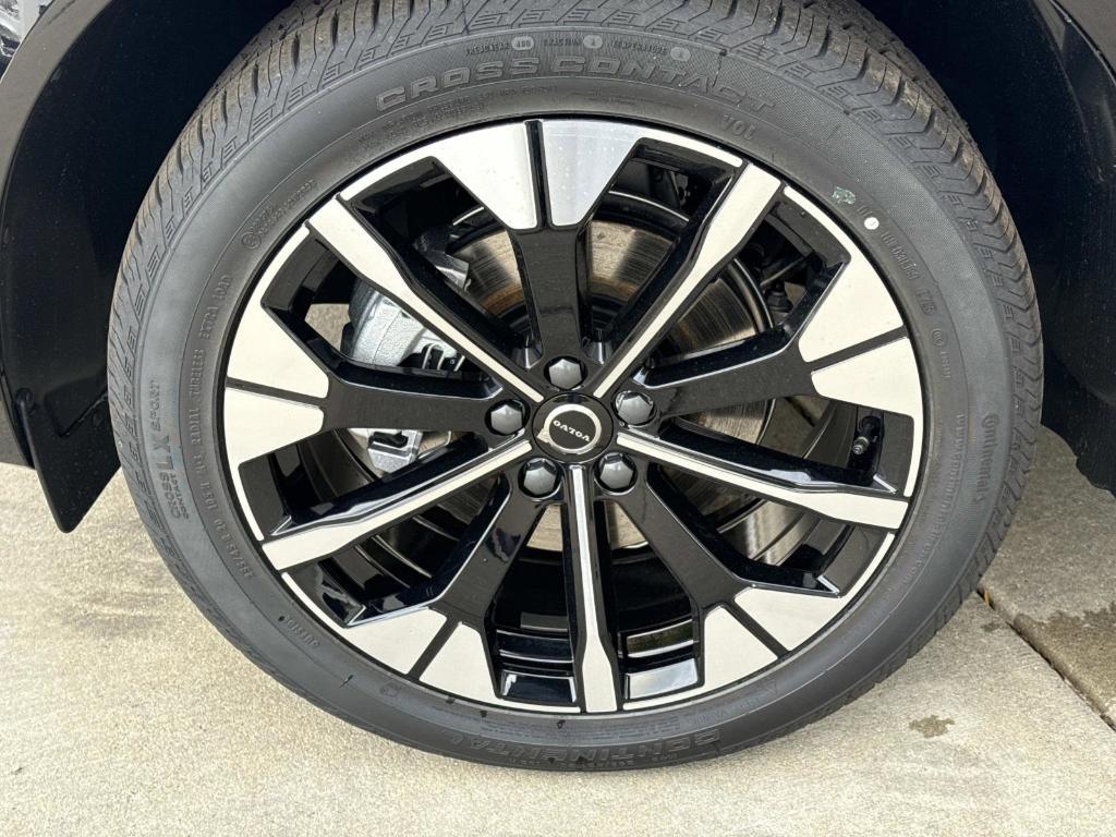 new 2026 Volvo XC60 car, priced at $57,985