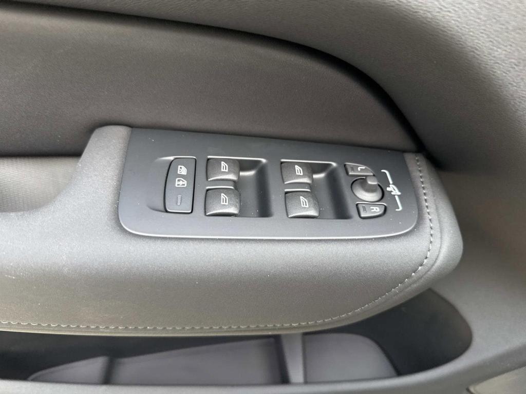 new 2026 Volvo XC60 car, priced at $57,985