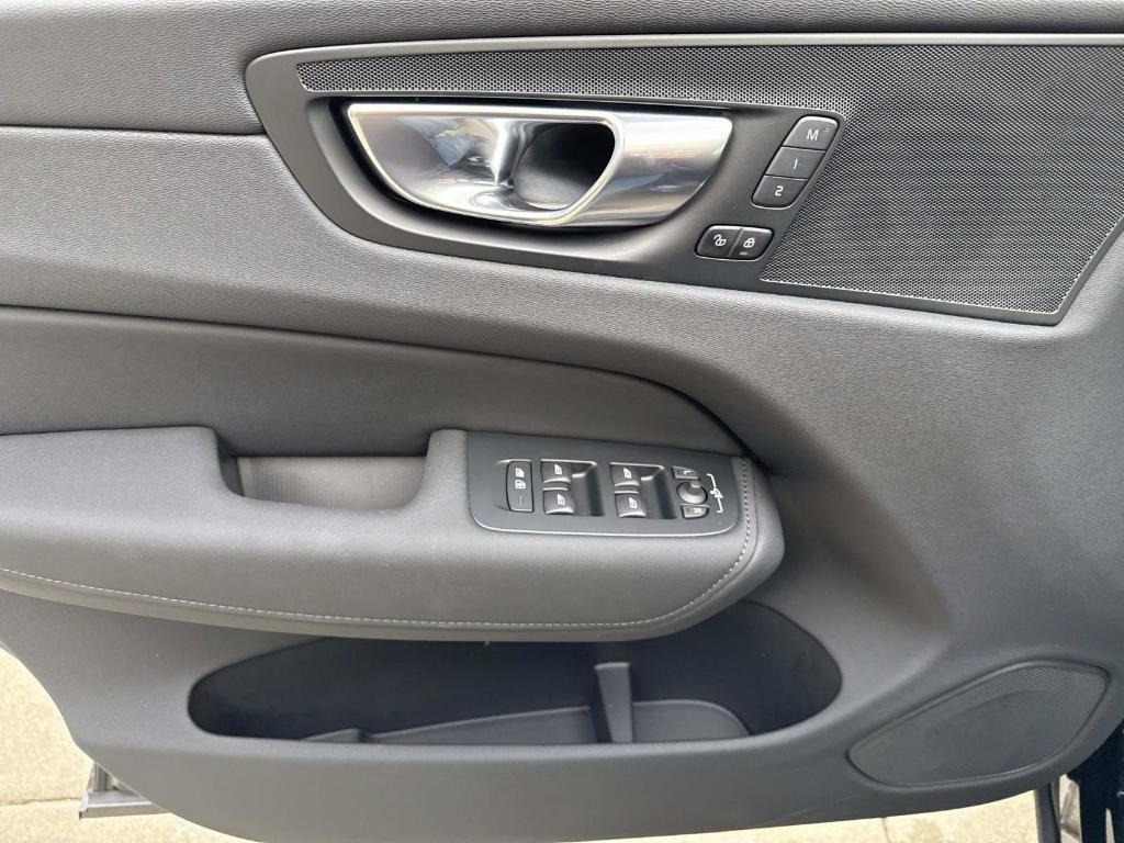 new 2026 Volvo XC60 car, priced at $57,985