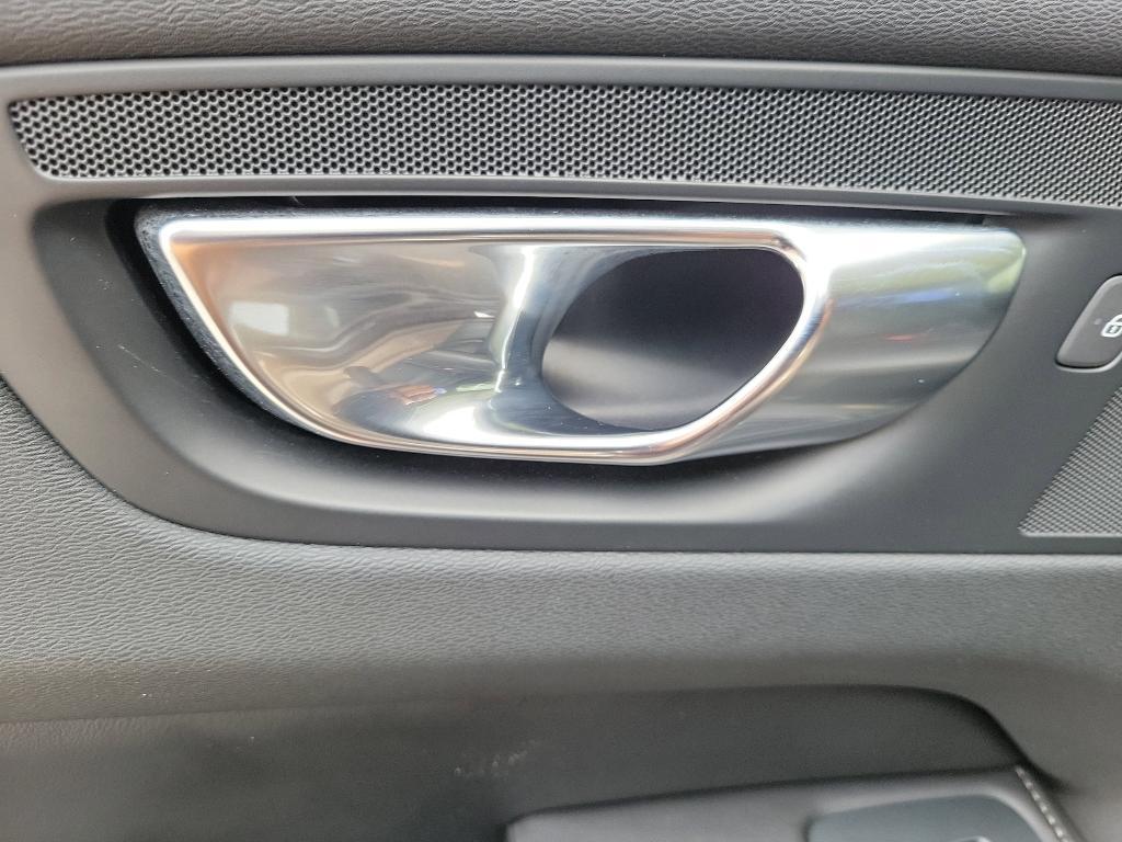 used 2022 Volvo XC60 car, priced at $37,989