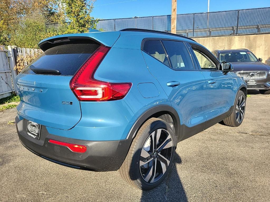 new 2025 Volvo XC40 car, priced at $49,790