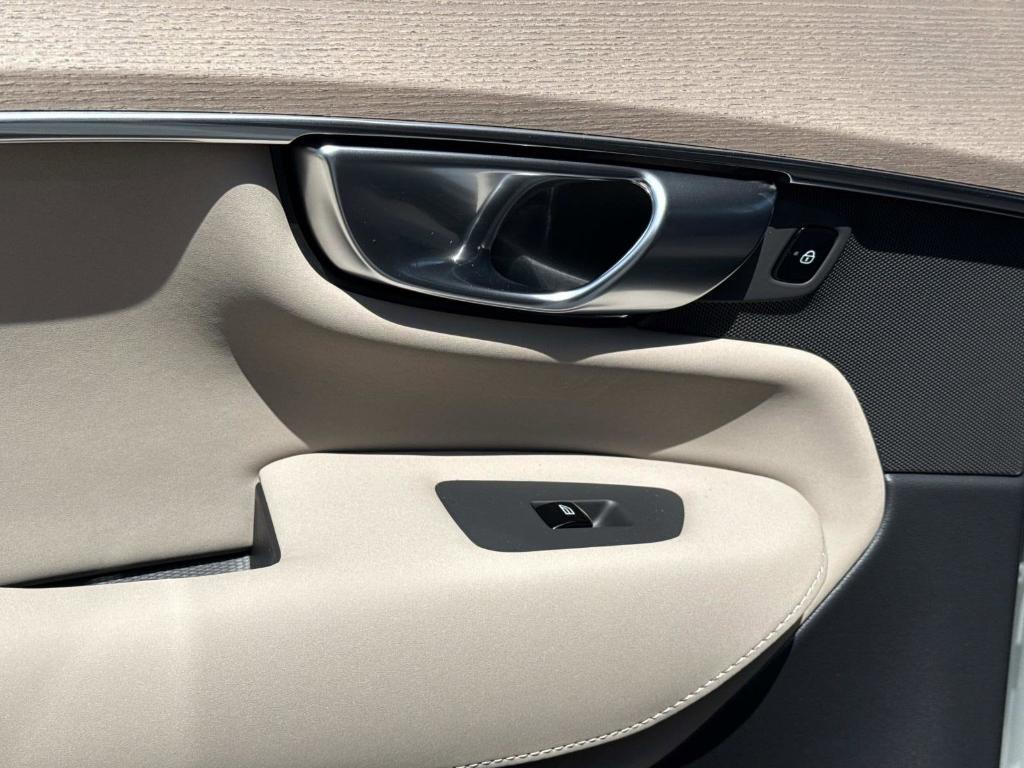 new 2026 Volvo XC90 car, priced at $75,155