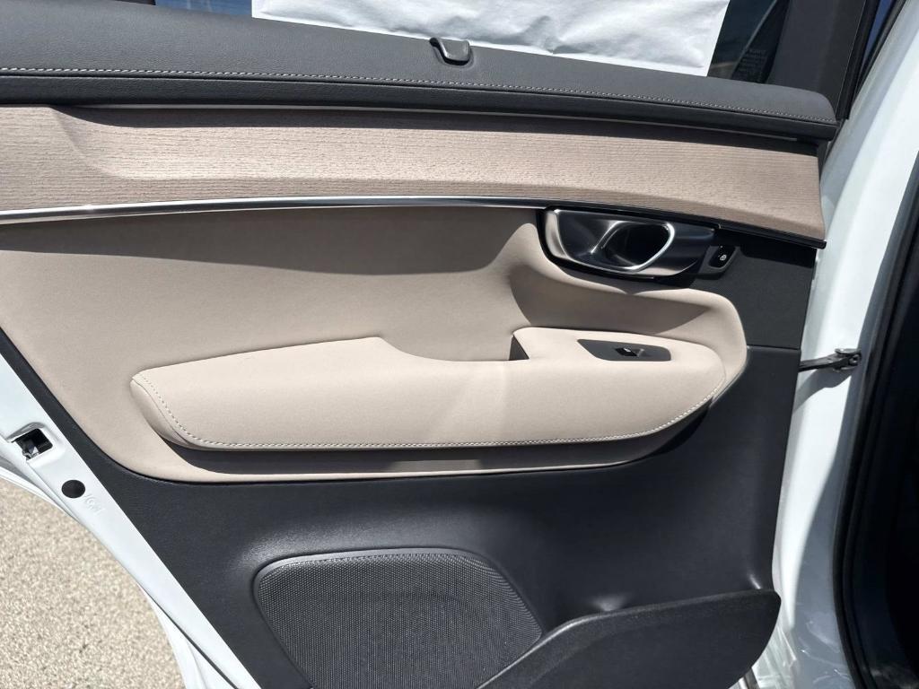 new 2026 Volvo XC90 car, priced at $75,155