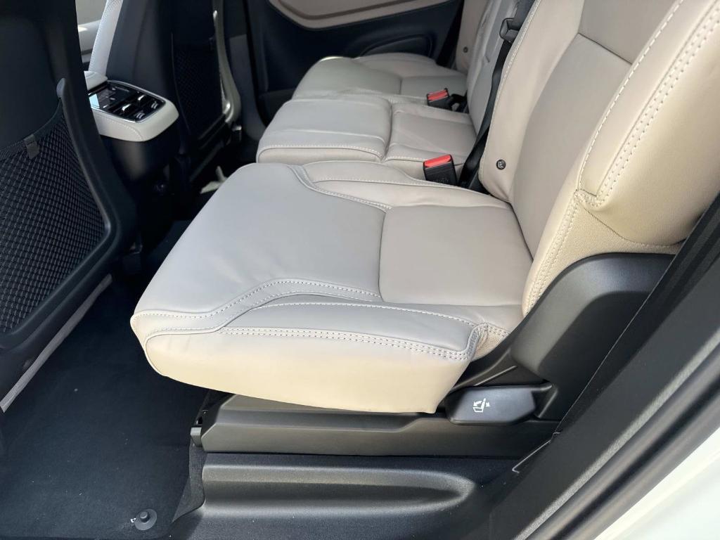 new 2026 Volvo XC90 car, priced at $75,155