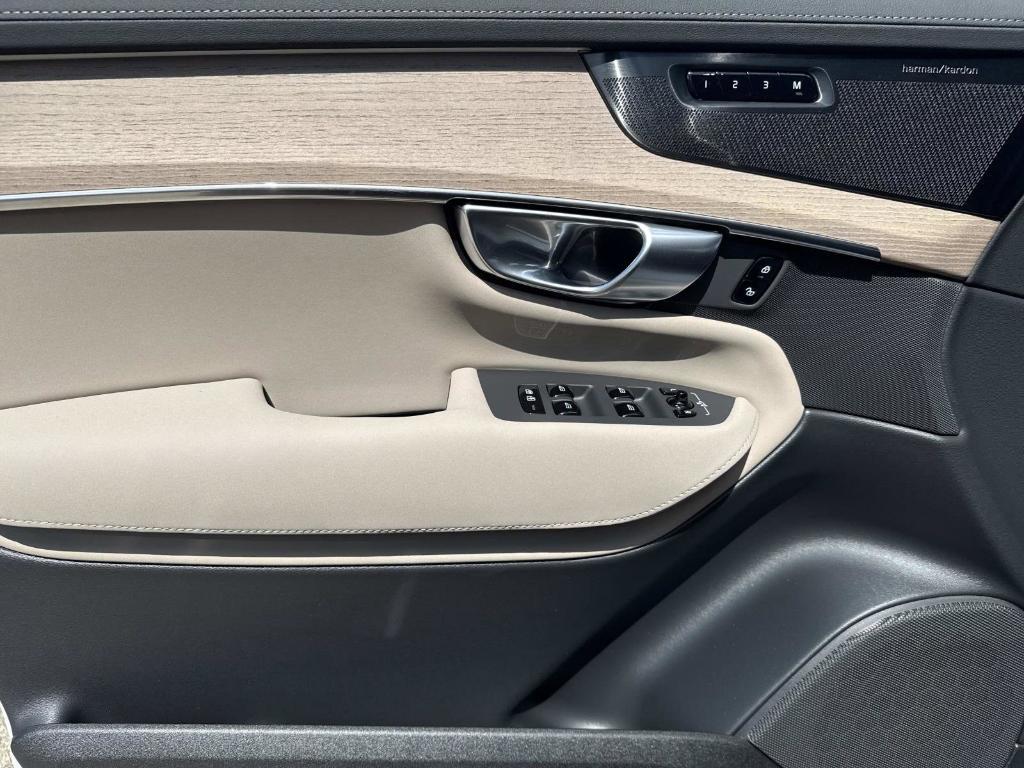 new 2026 Volvo XC90 car, priced at $75,155