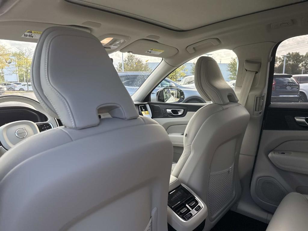 new 2026 Volvo XC60 car, priced at $63,935