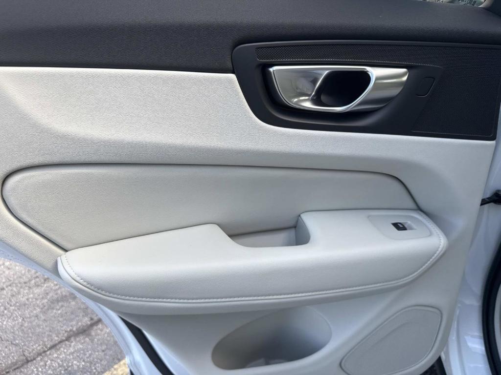 new 2026 Volvo XC60 car, priced at $63,935