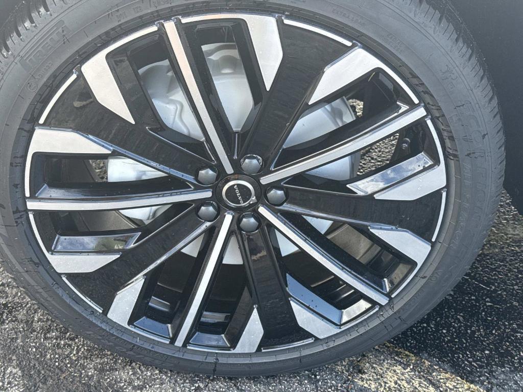 new 2026 Volvo XC60 car, priced at $63,935