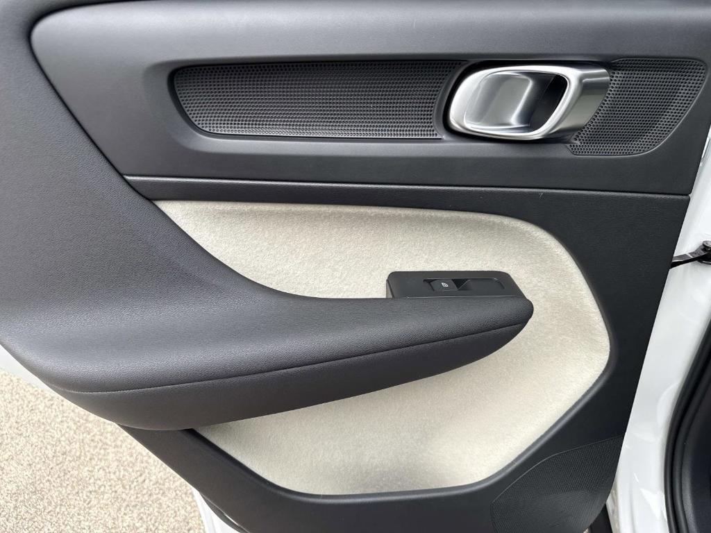 new 2026 Volvo XC40 car, priced at $53,975