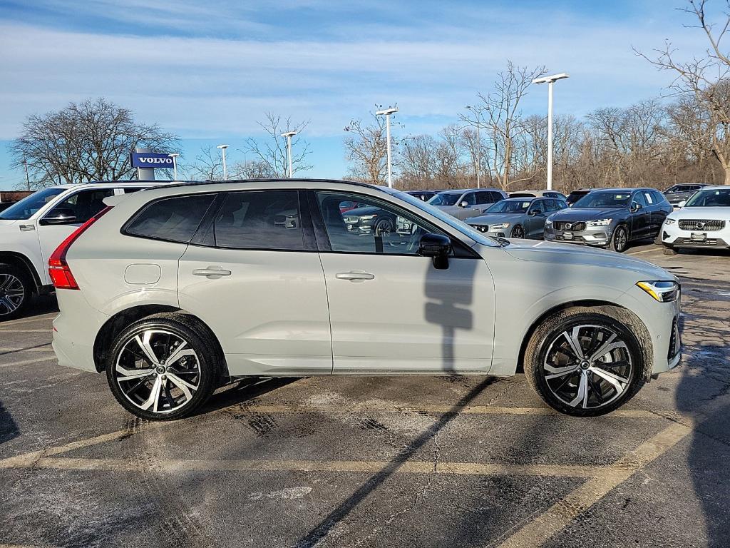 new 2025 Volvo XC60 car, priced at $61,025