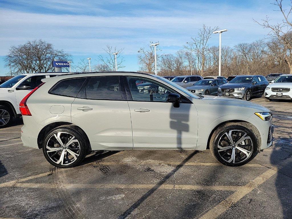 new 2025 Volvo XC60 car, priced at $61,025