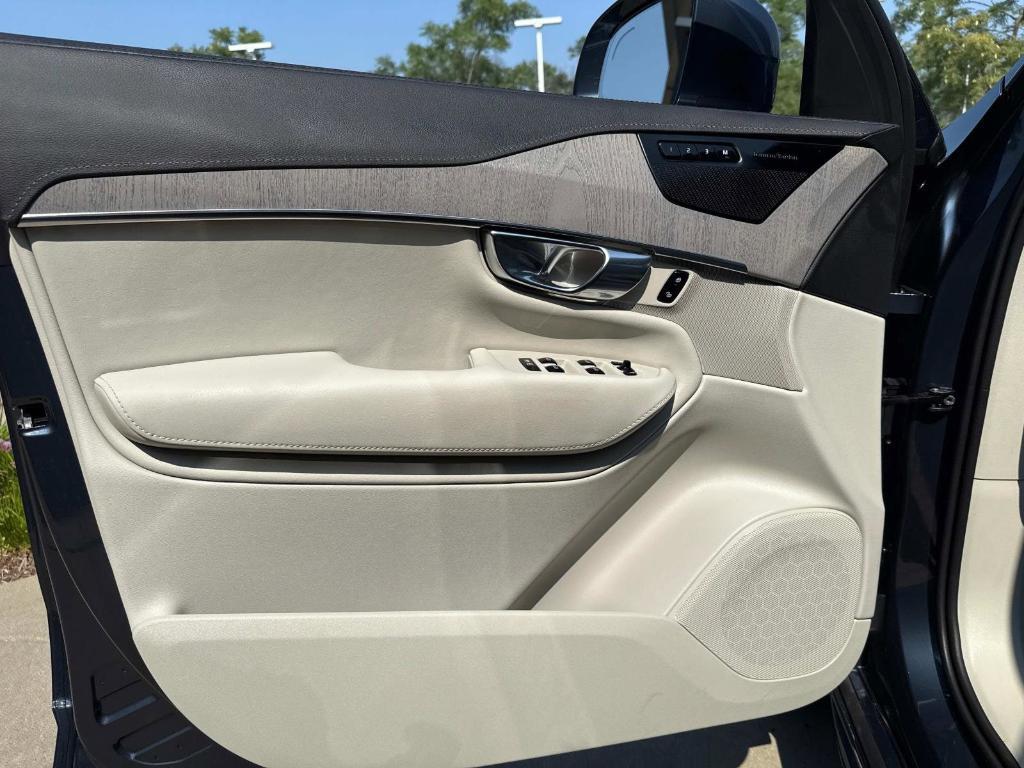 used 2024 Volvo XC90 Recharge Plug-In Hybrid car, priced at $67,991