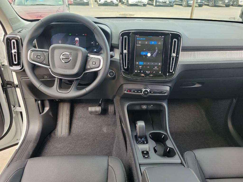 new 2025 Volvo XC40 car, priced at $46,485
