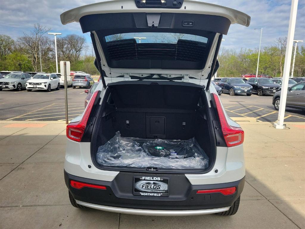 new 2025 Volvo XC40 car, priced at $46,485