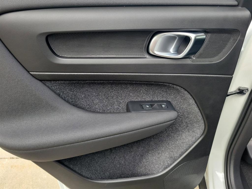 new 2025 Volvo XC40 car, priced at $46,485