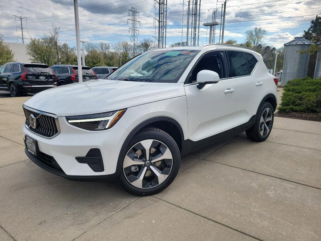 new 2025 Volvo XC40 car, priced at $46,485