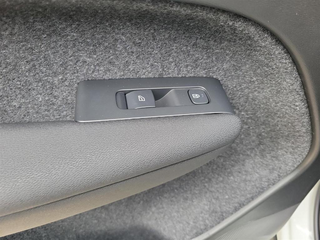 new 2025 Volvo XC40 car, priced at $46,485