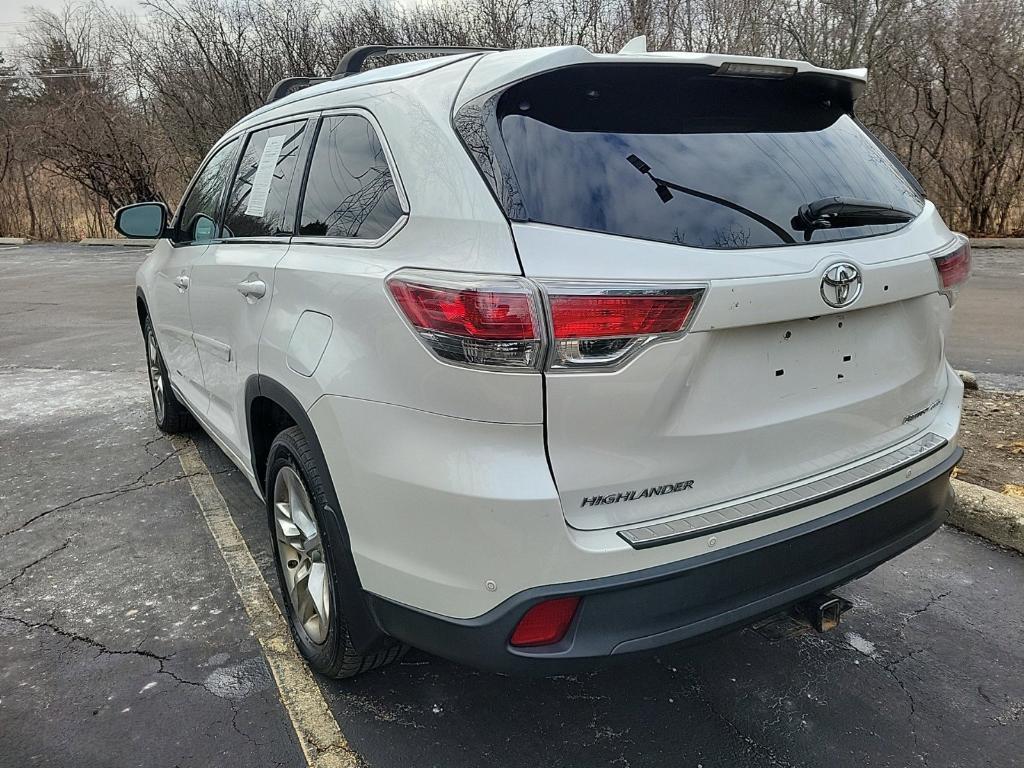 used 2015 Toyota Highlander car, priced at $19,989