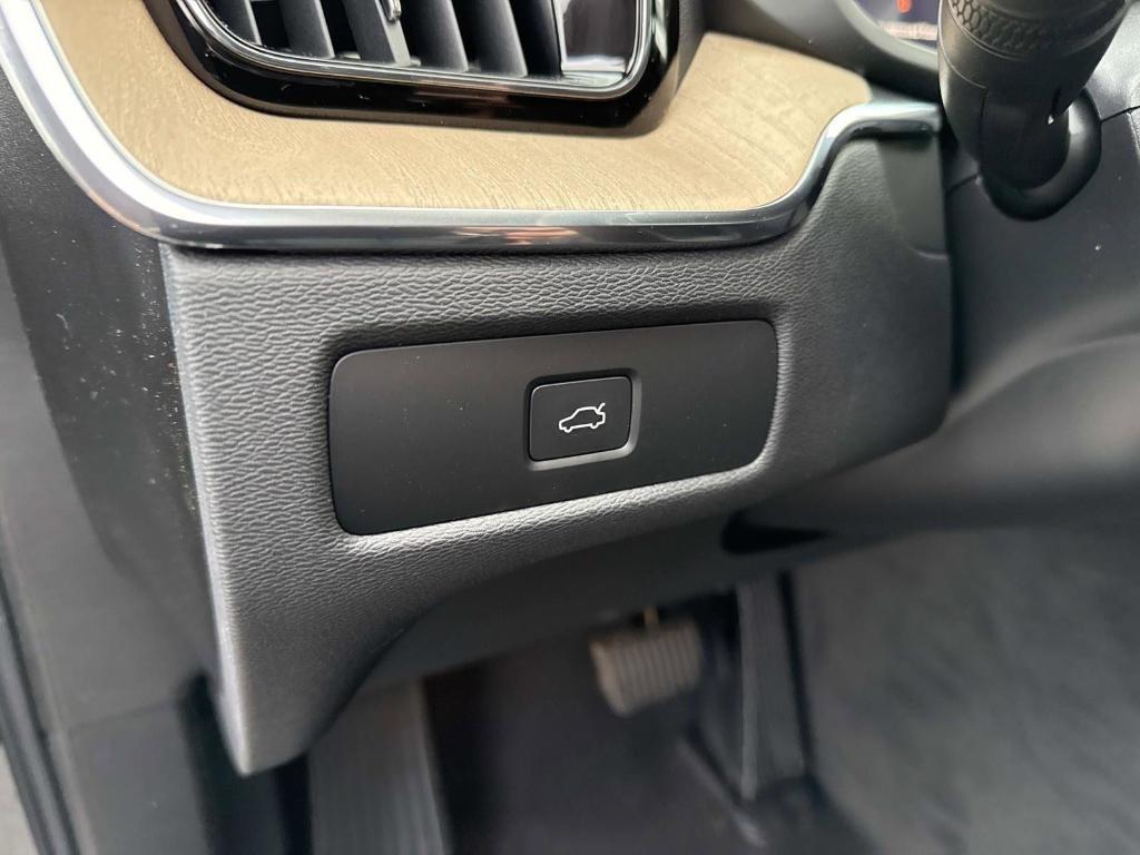 new 2026 Volvo XC60 car, priced at $59,600