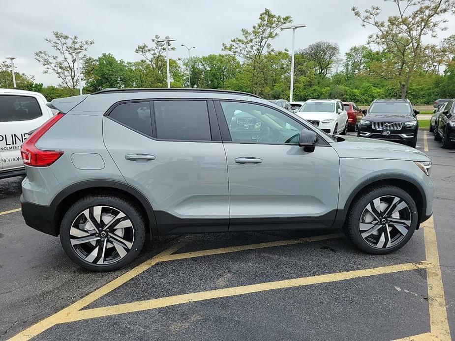 new 2024 Volvo XC40 car, priced at $52,410