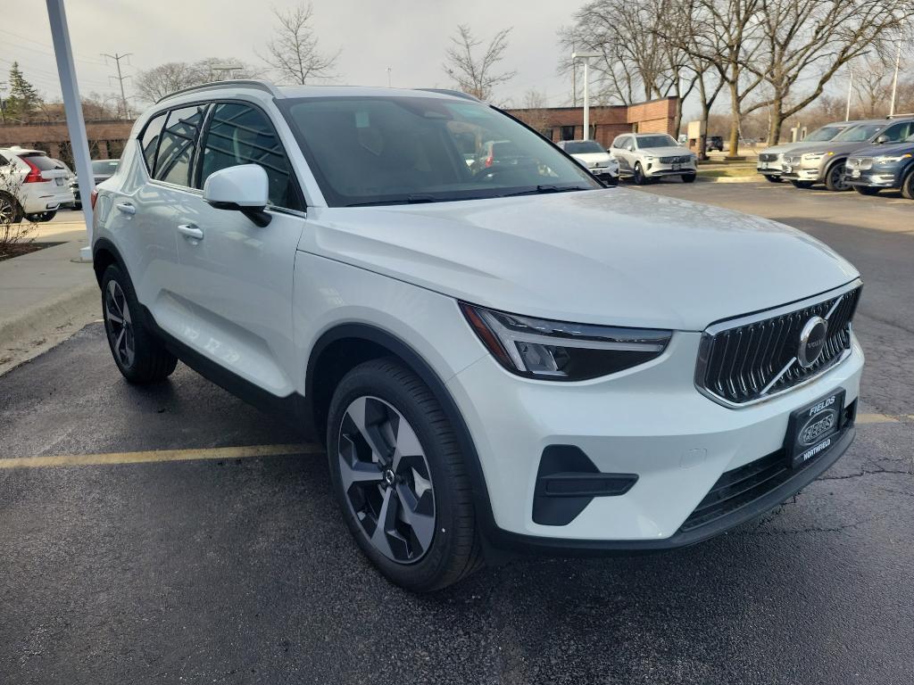 new 2025 Volvo XC40 car, priced at $46,035