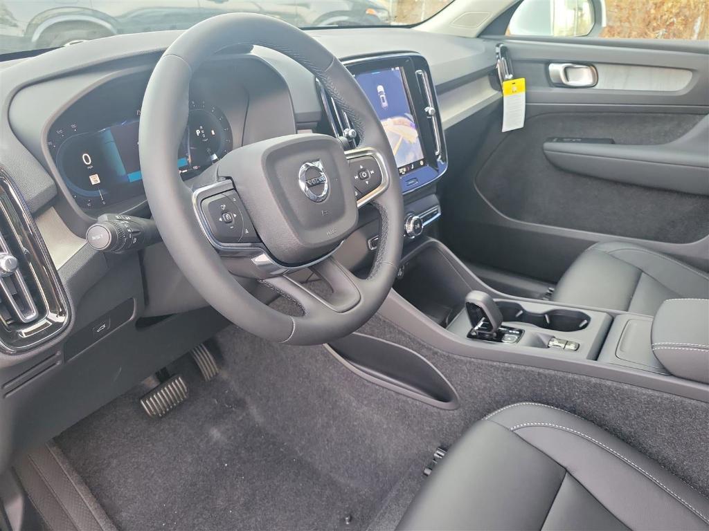 new 2025 Volvo XC40 car, priced at $46,035