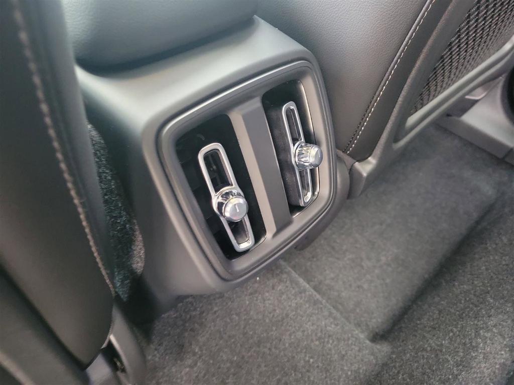 new 2025 Volvo XC40 car, priced at $46,035