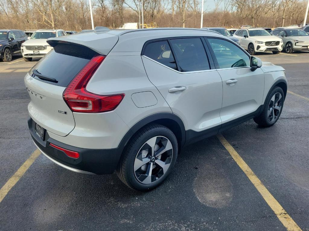 new 2025 Volvo XC40 car, priced at $46,035