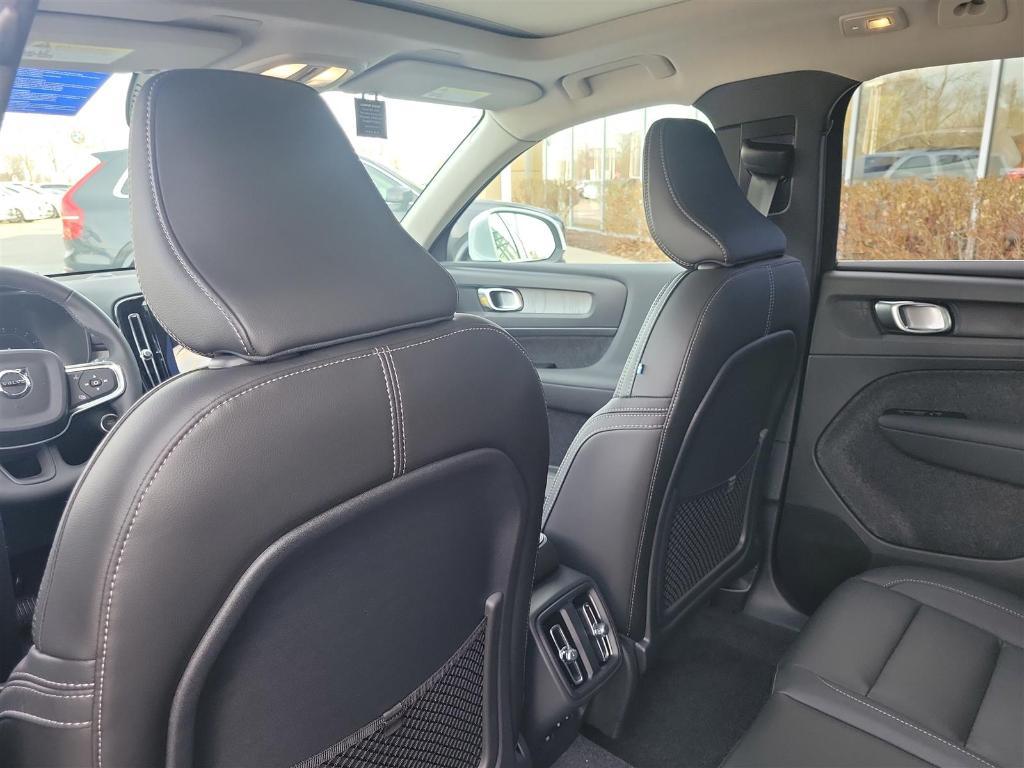 new 2025 Volvo XC40 car, priced at $46,035