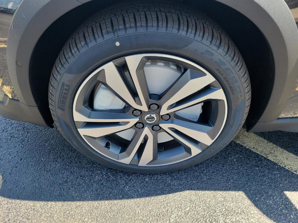 new 2025 Volvo V60 Cross Country car, priced at $54,705