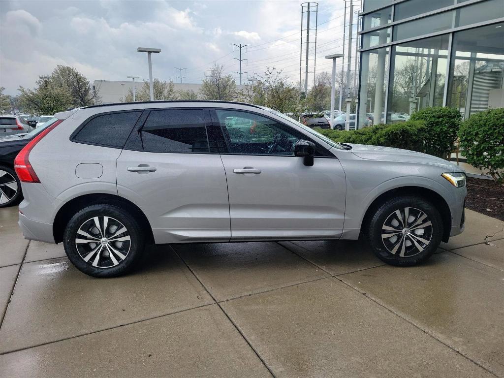 new 2025 Volvo XC60 car, priced at $49,095