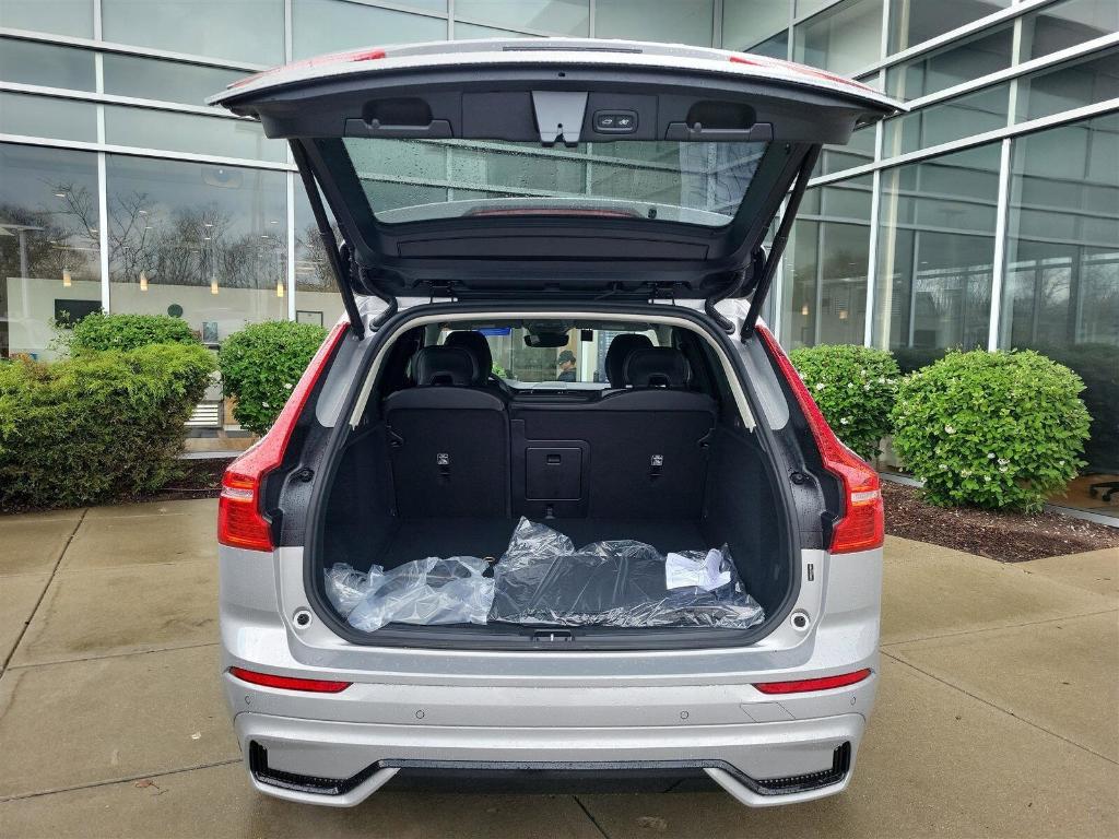 new 2025 Volvo XC60 car, priced at $49,095