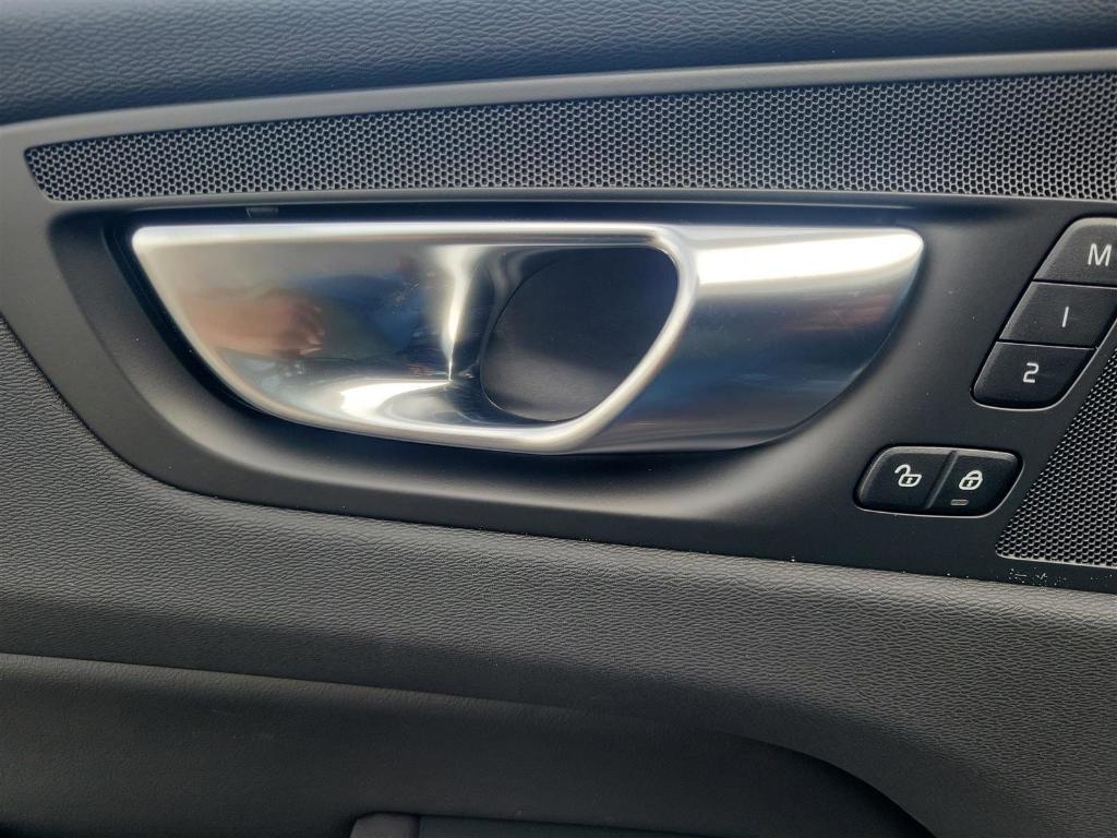 new 2025 Volvo XC60 car, priced at $50,705