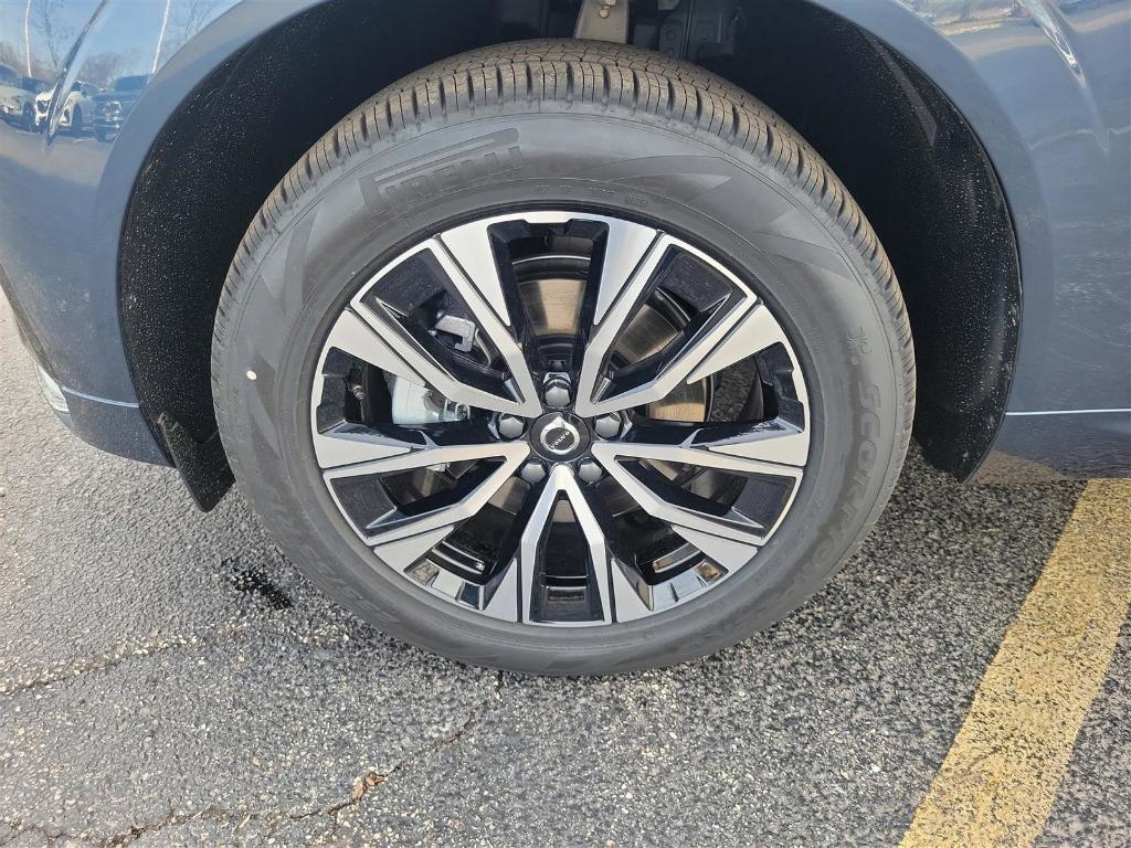 new 2025 Volvo XC60 car, priced at $50,705