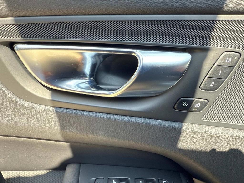 used 2024 Volvo XC60 car, priced at $45,989