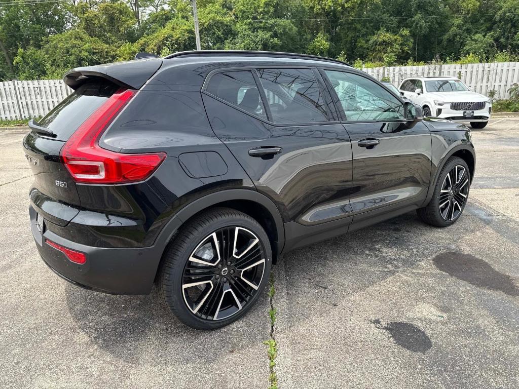 new 2025 Volvo XC40 car, priced at $55,415