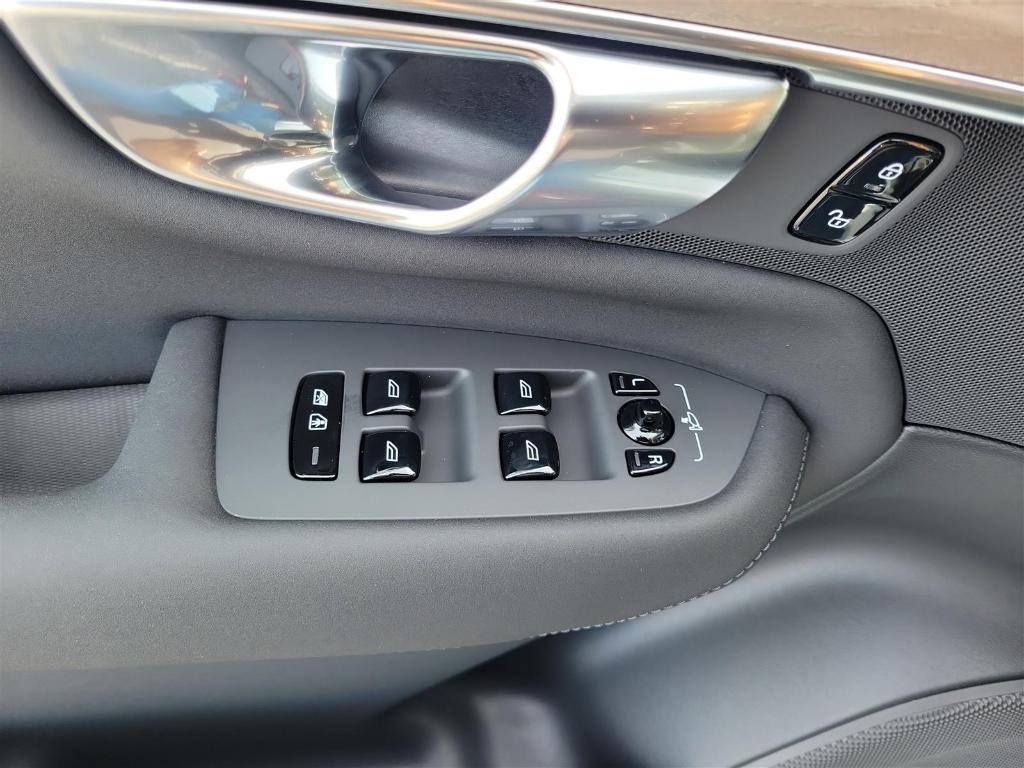new 2025 Volvo XC90 Plug-In Hybrid car, priced at $78,805