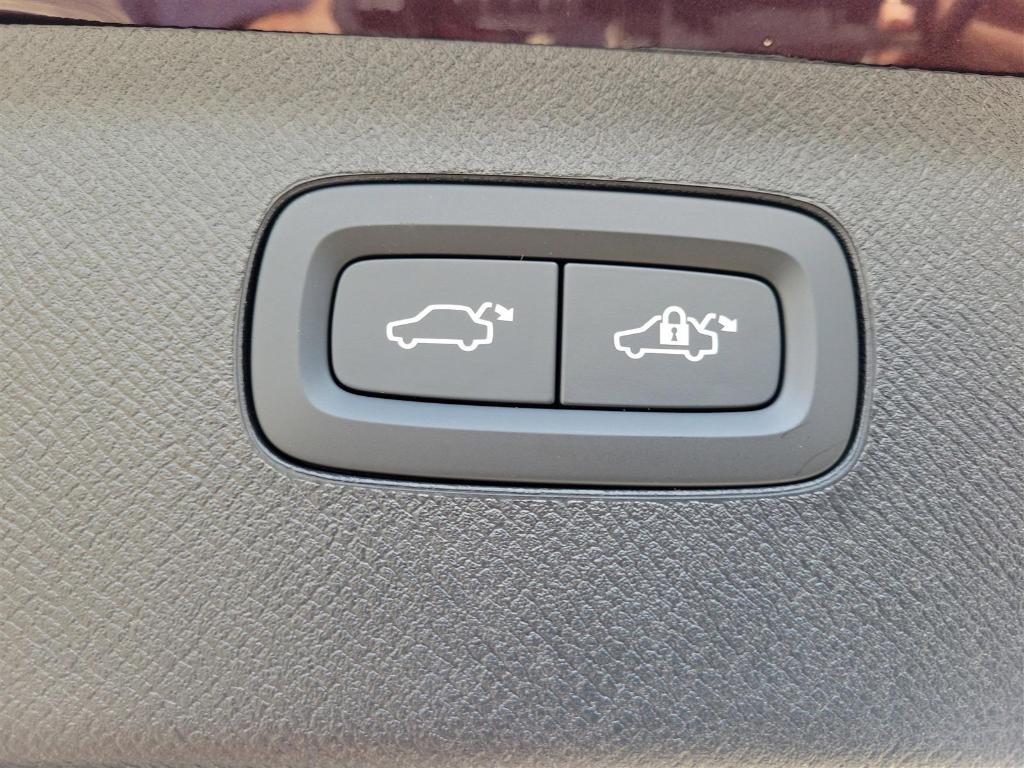 new 2025 Volvo XC90 Plug-In Hybrid car, priced at $78,805